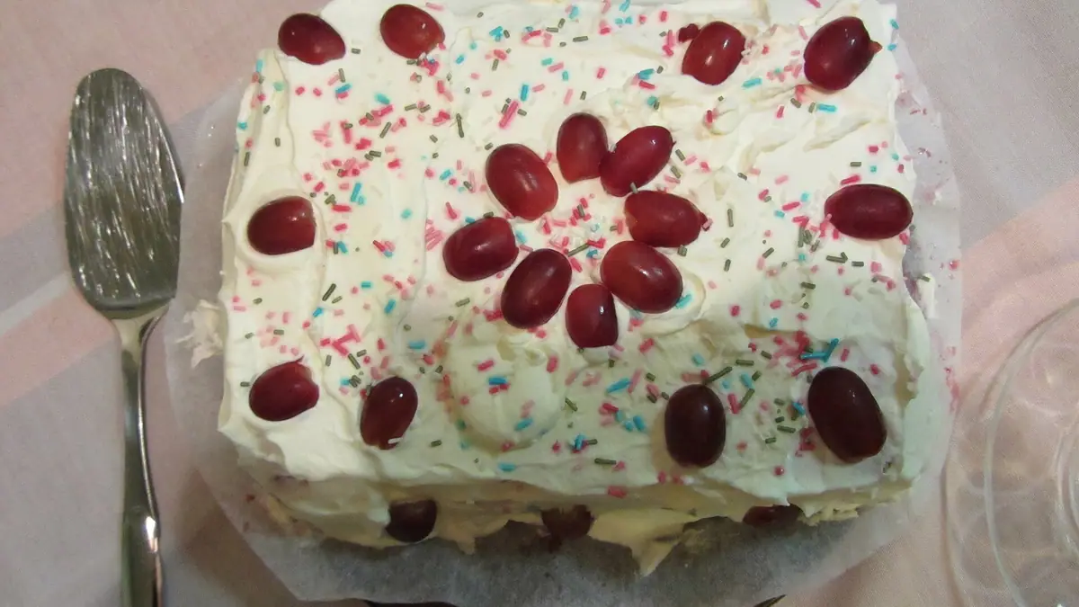 Cake Maker bakes